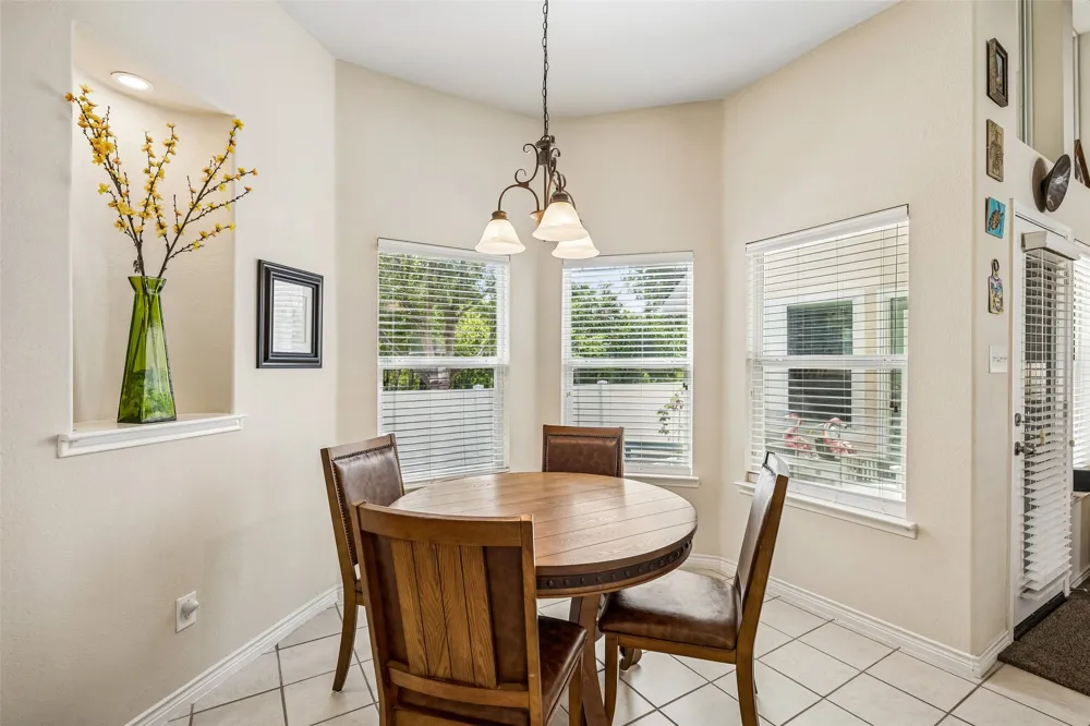 901 Wenk Drive Aubrey, TX 76227
