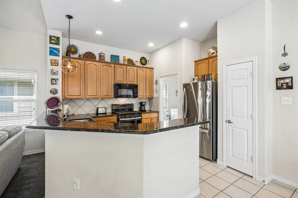 901 Wenk Drive Aubrey, TX 76227
