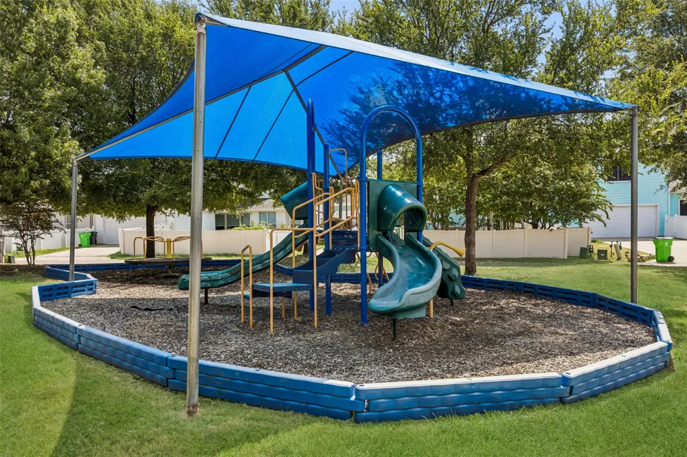 901 Wenk Drive Aubrey, TX 76227