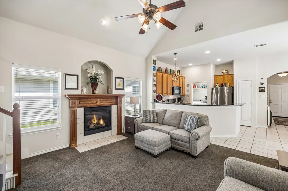 901 Wenk Drive Aubrey, TX 76227