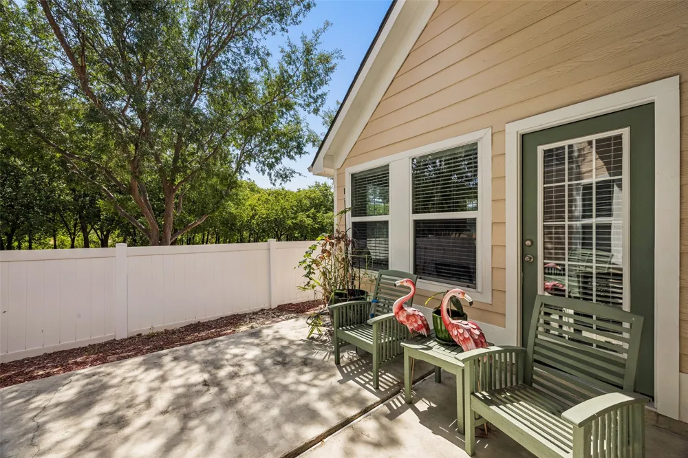 901 Wenk Drive Aubrey, TX 76227