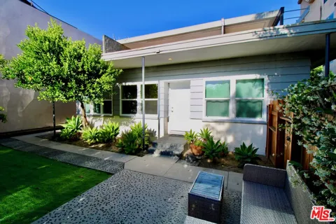 4336 Laurel Canyon Blvd