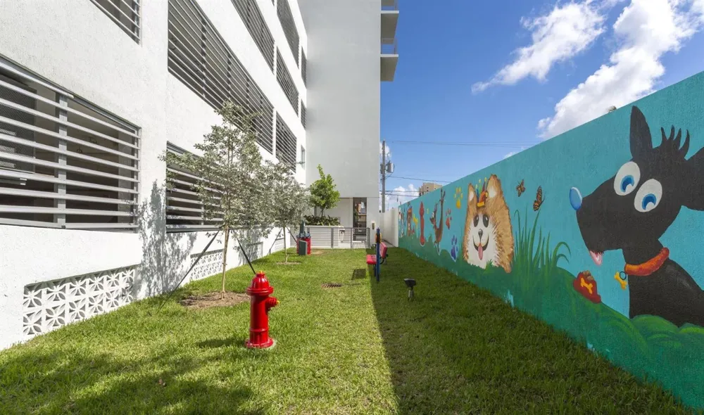 729 NW 2 STREET #605 Miami, FL 33128