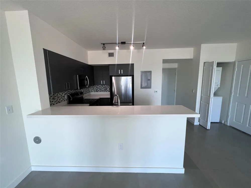 729 NW 2 STREET #605 Miami, FL 33128