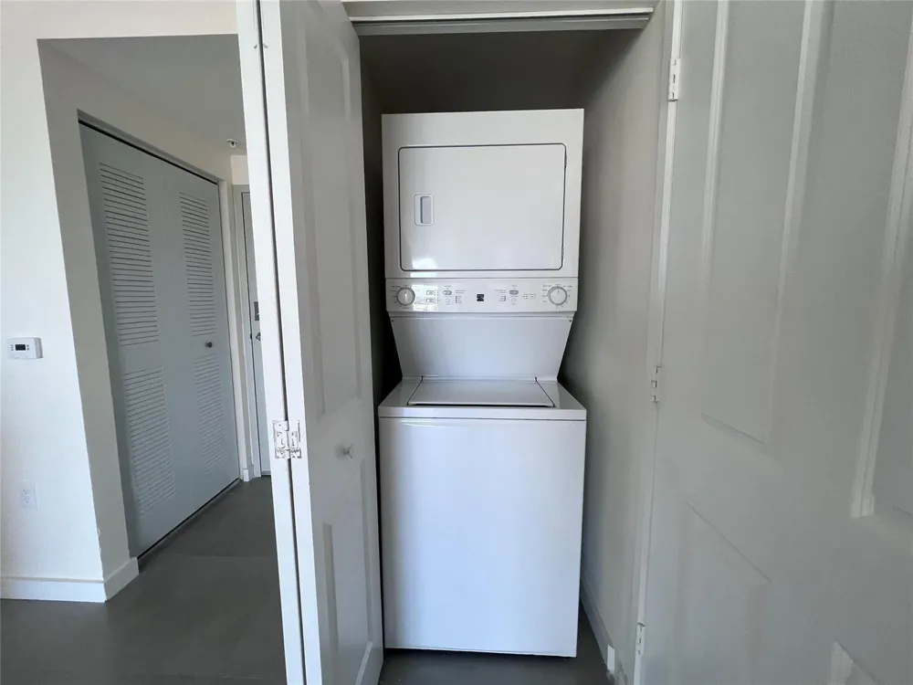 729 NW 2 STREET #605 Miami, FL 33128
