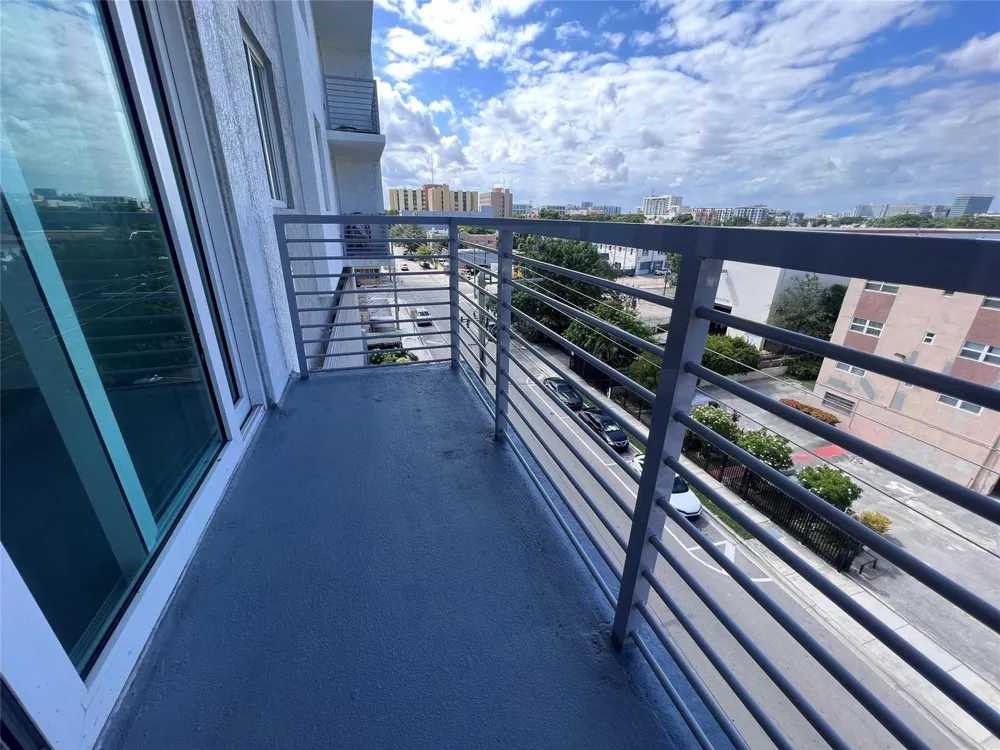 729 NW 2 STREET #605 Miami, FL 33128
