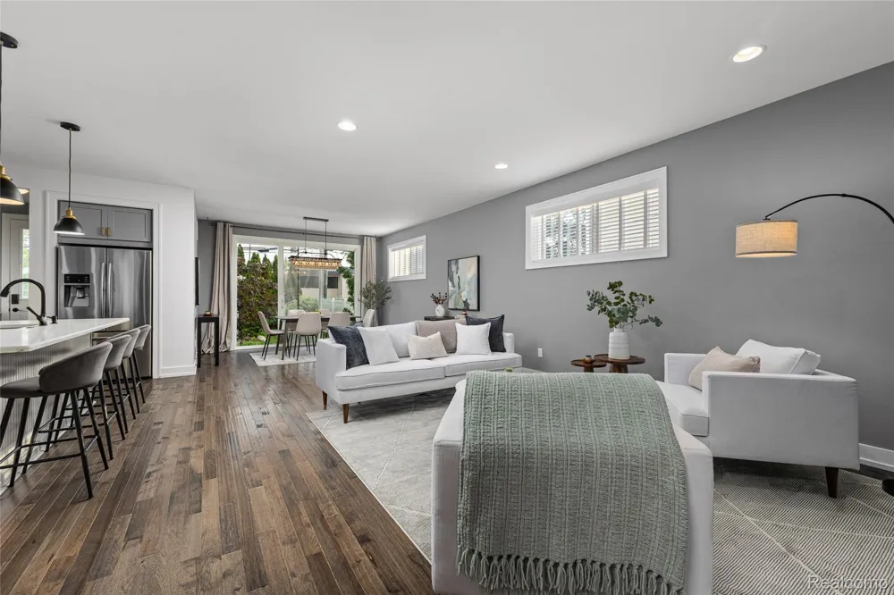 16276 Kirkshire Avenue Beverly Hills Village, MI 48025