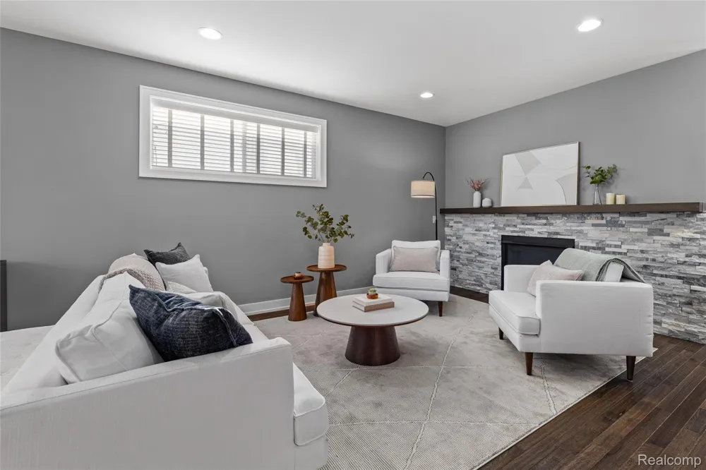 16276 Kirkshire Avenue Beverly Hills Village, MI 48025