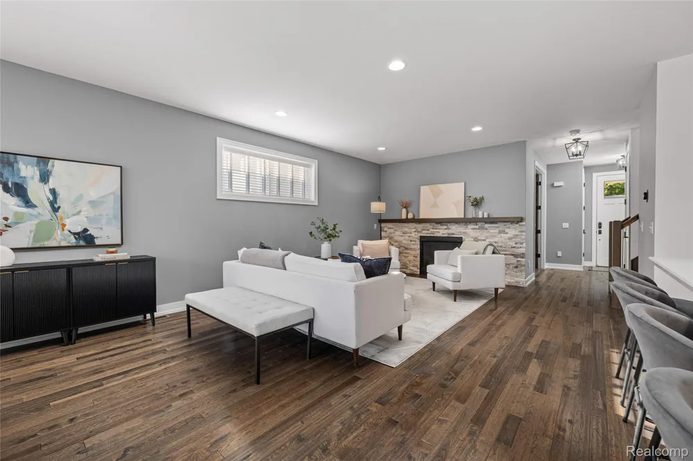 16276 Kirkshire Avenue Beverly Hills Village, MI 48025
