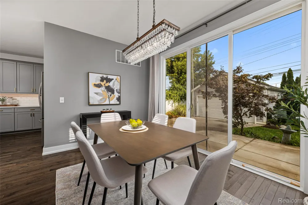 16276 Kirkshire Avenue Beverly Hills Village, MI 48025