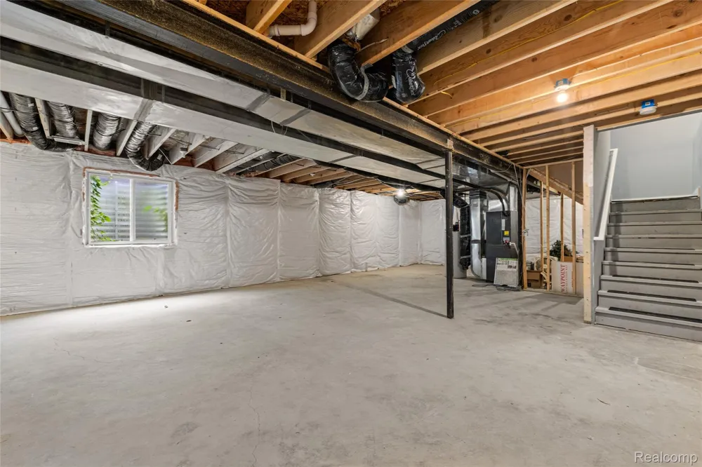 16276 Kirkshire Avenue Beverly Hills Village, MI 48025