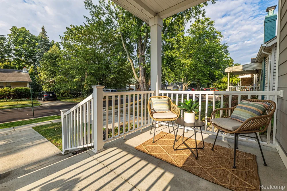 16276 Kirkshire Avenue Beverly Hills Village, MI 48025