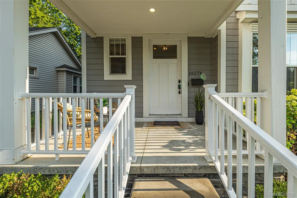 16276 Kirkshire Avenue Beverly Hills Village, MI 48025