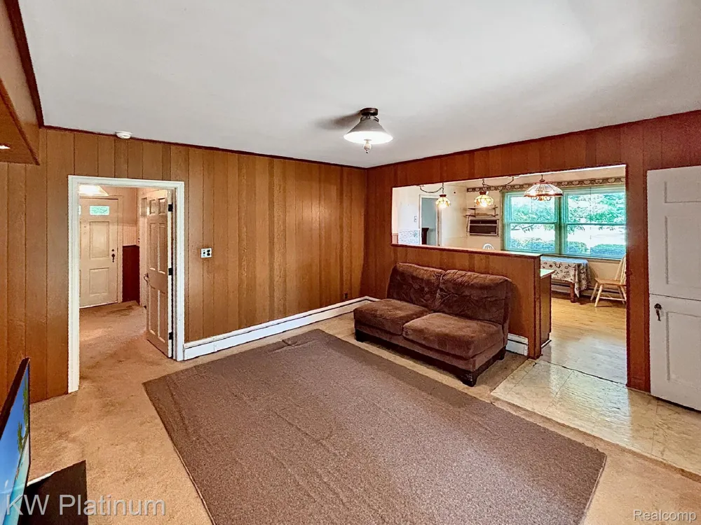 33200 Edgegrove Fraser City, MI 48026