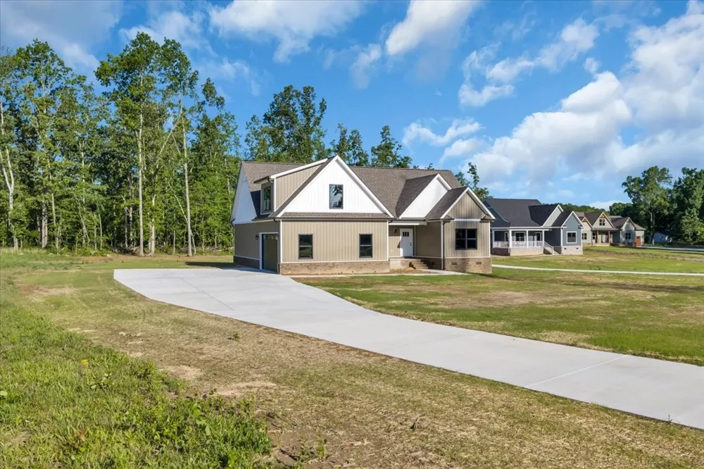 71 Brinkley Road Wartrace, TN 37183