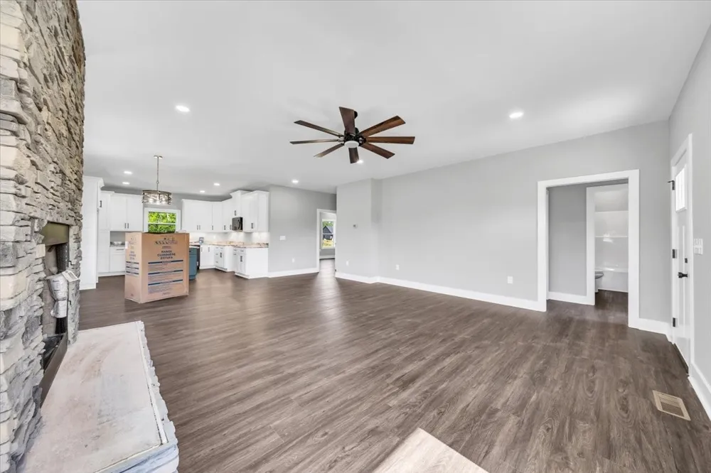 101 Brinkley Road Wartrace, TN 37183