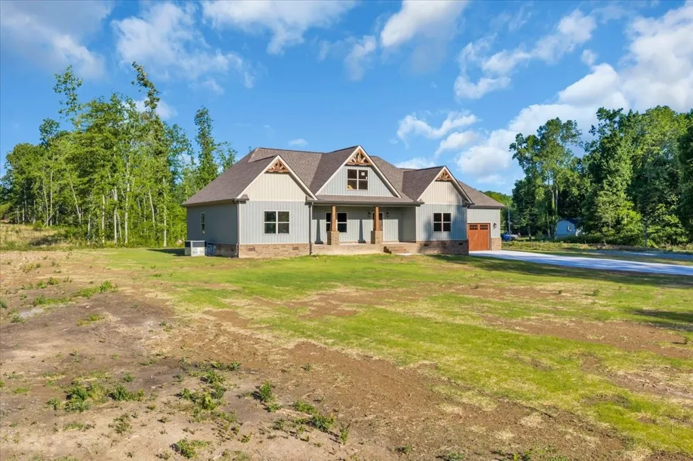 139 Brinkley Road Wartrace, TN 37183