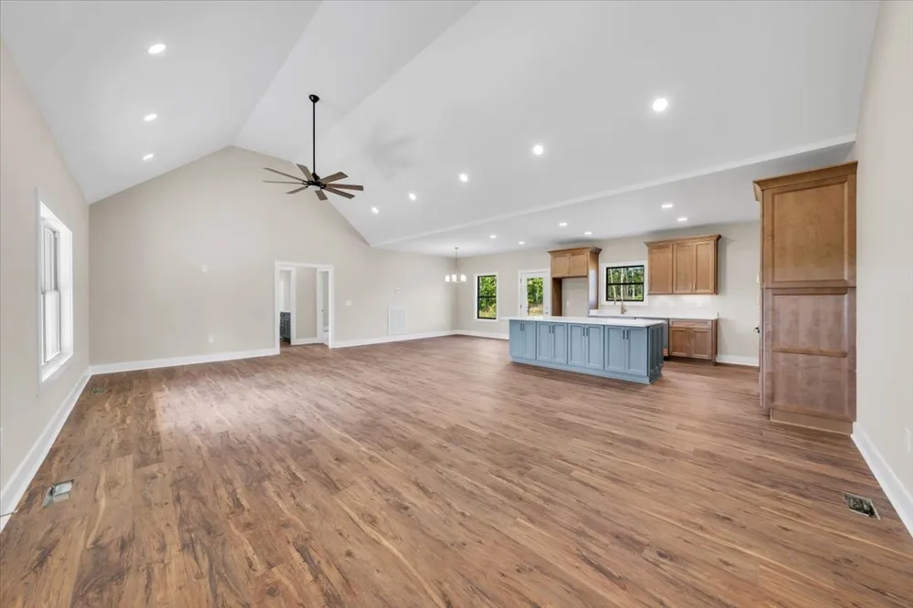 139 Brinkley Road Wartrace, TN 37183
