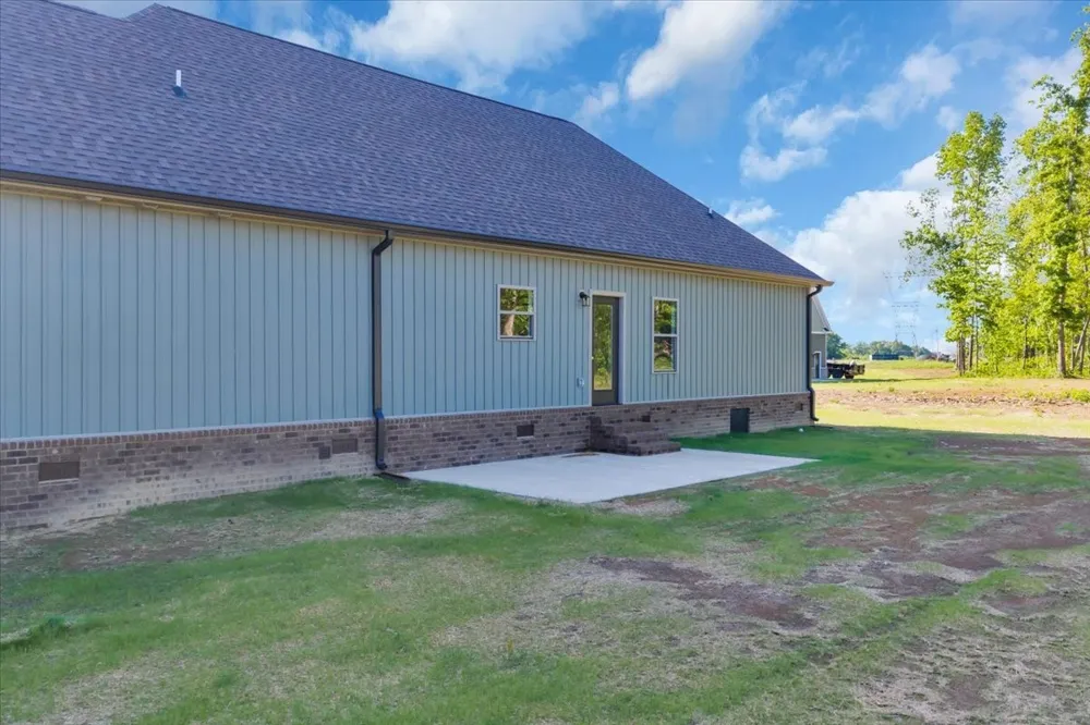 139 Brinkley Road Wartrace, TN 37183