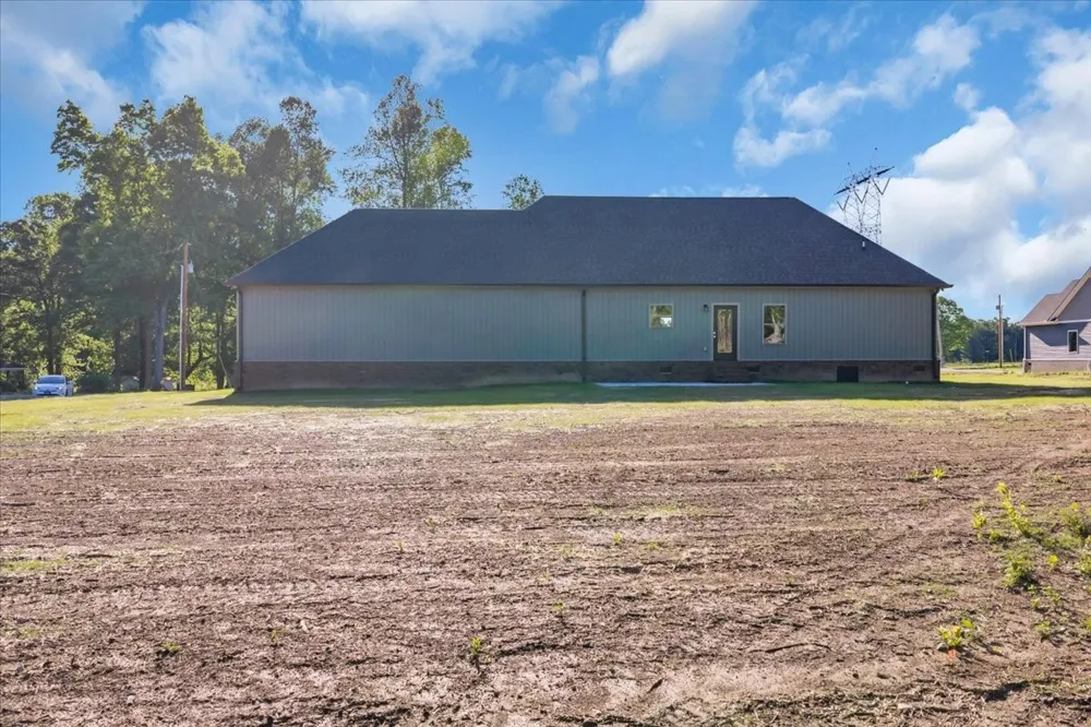 139 Brinkley Road Wartrace, TN 37183