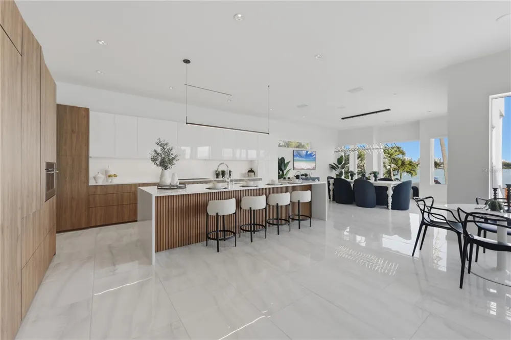 1475 JOHN RINGLING PARKWAY Sarasota, FL 34236