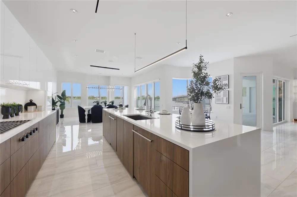 1475 JOHN RINGLING PARKWAY Sarasota, FL 34236