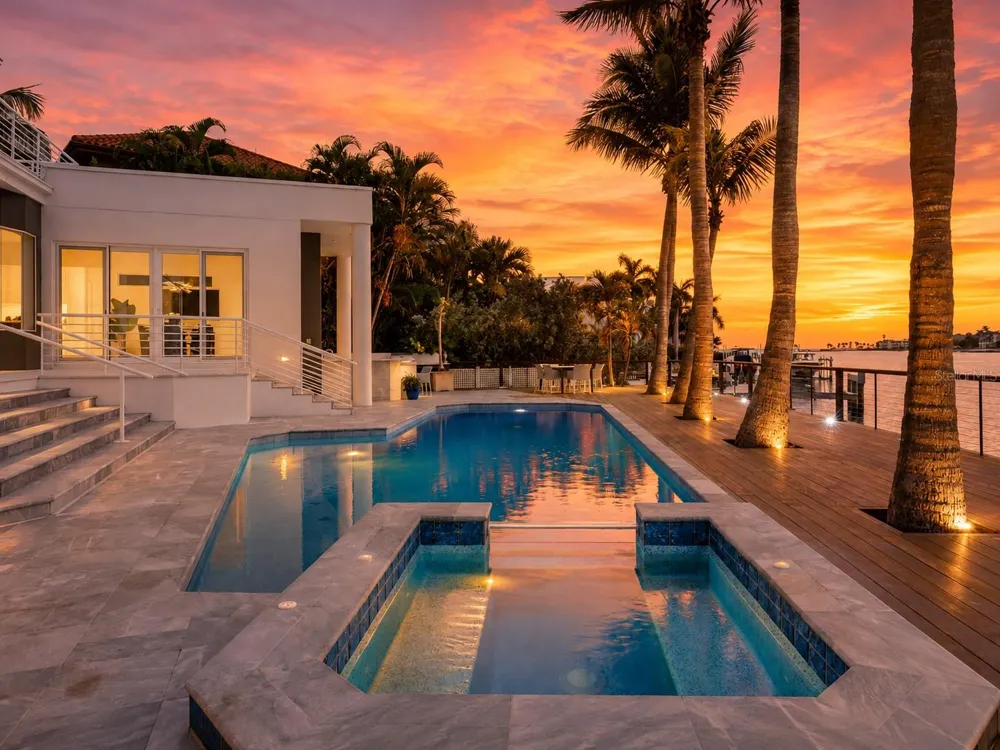 1475 JOHN RINGLING PARKWAY Sarasota, FL 34236