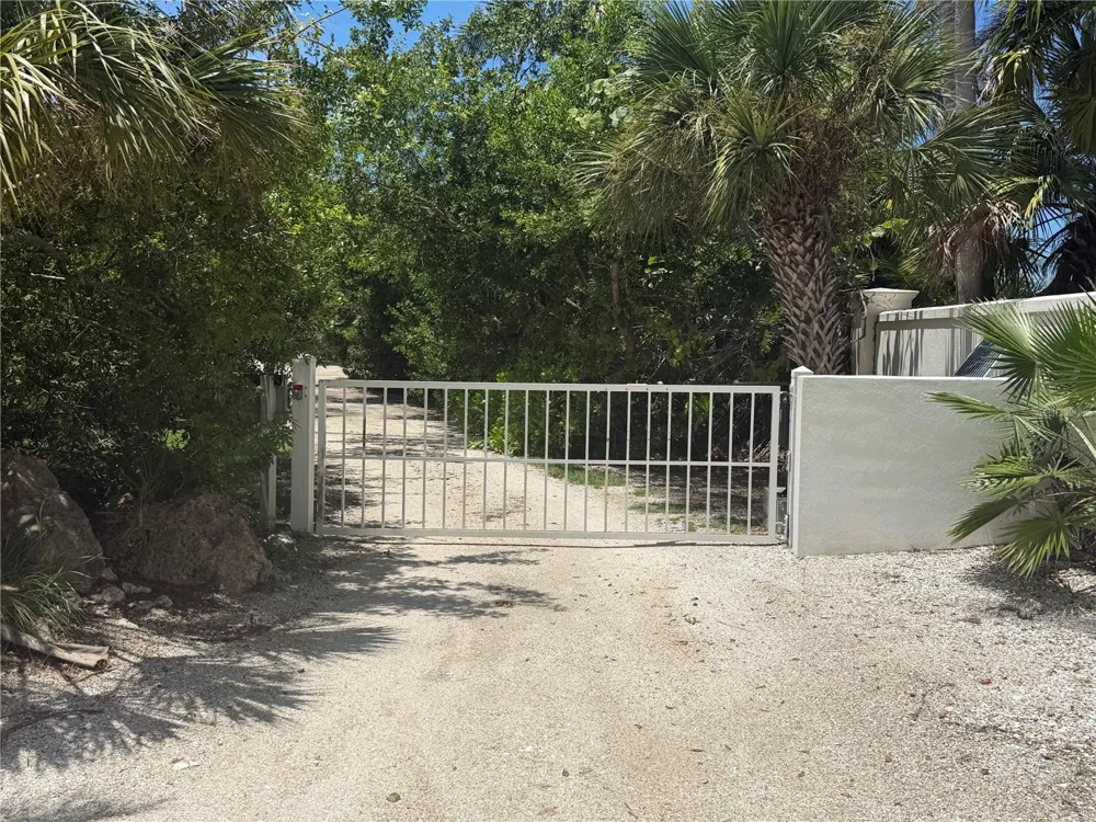 1475 JOHN RINGLING PARKWAY Sarasota, FL 34236