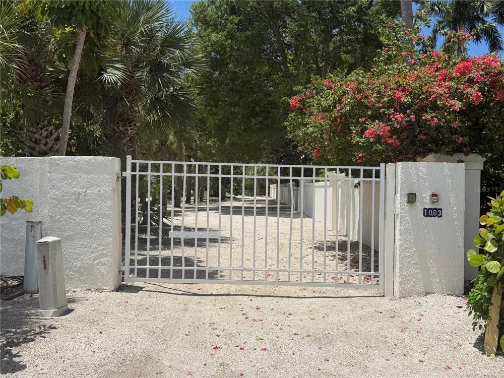 1475 JOHN RINGLING PARKWAY Sarasota, FL 34236