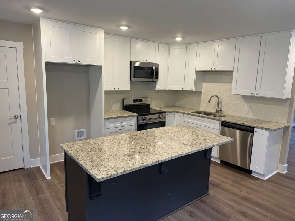 1108 7th ST West Point, GA 31833