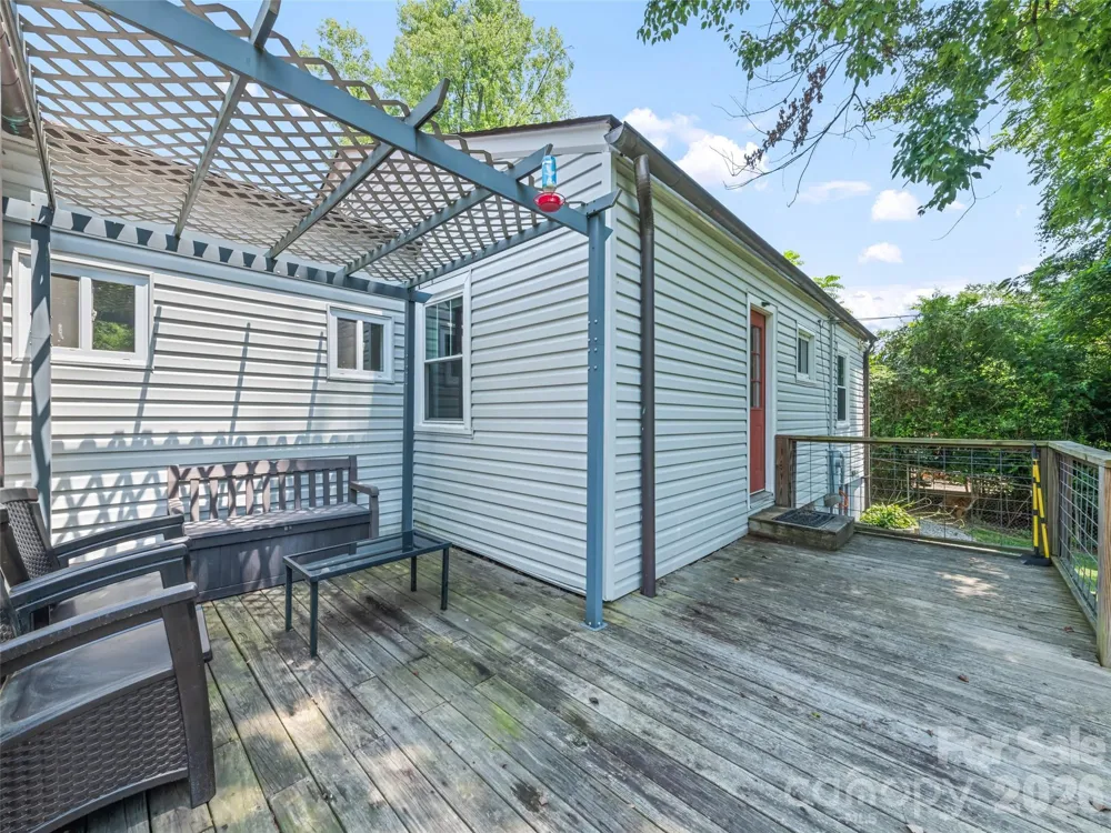 1909 Arlington Place Hendersonville, NC 28791