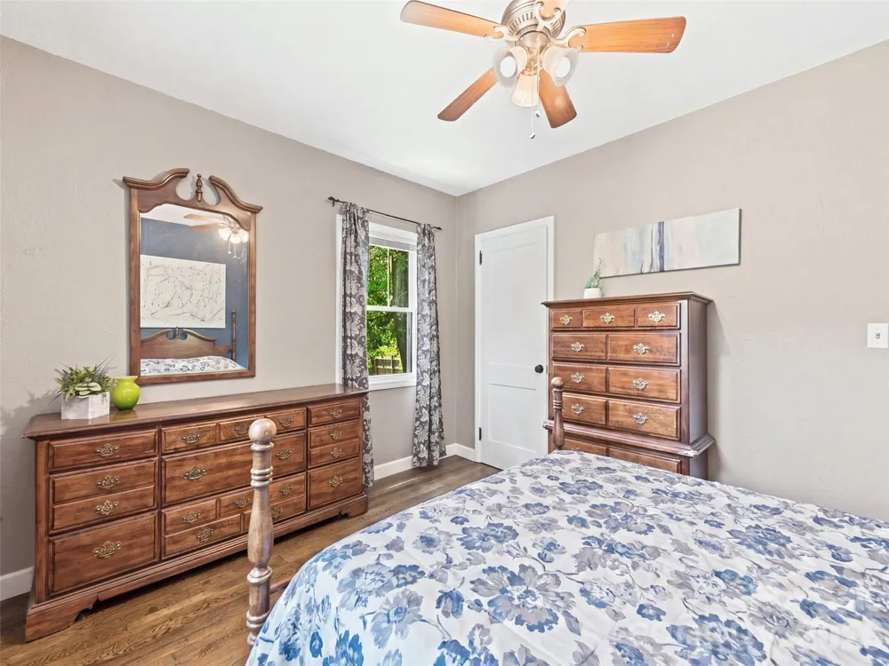 1909 Arlington Place Hendersonville, NC 28791