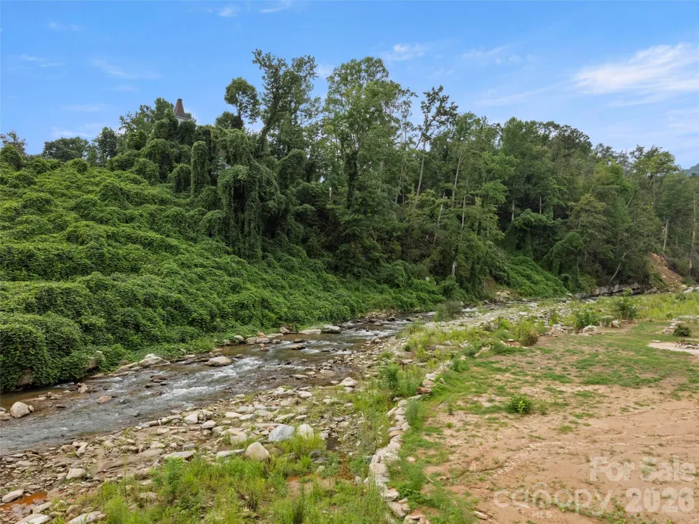 213 Three Rivers Drive Hendersonville, NC 28792