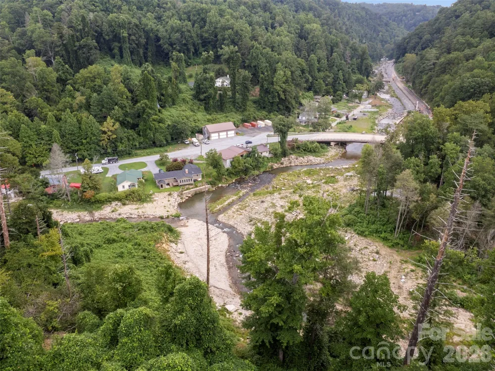 213 Three Rivers Drive Hendersonville, NC 28792
