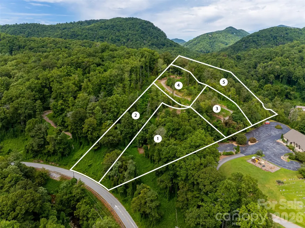 213 Three Rivers Drive Hendersonville, NC 28792