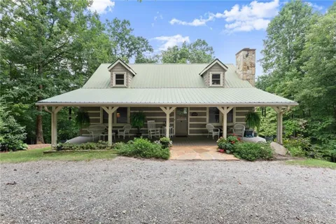 481 Leona Lane