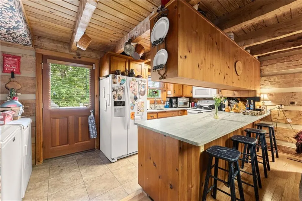 481 Leona Lane Cleveland, GA 30528