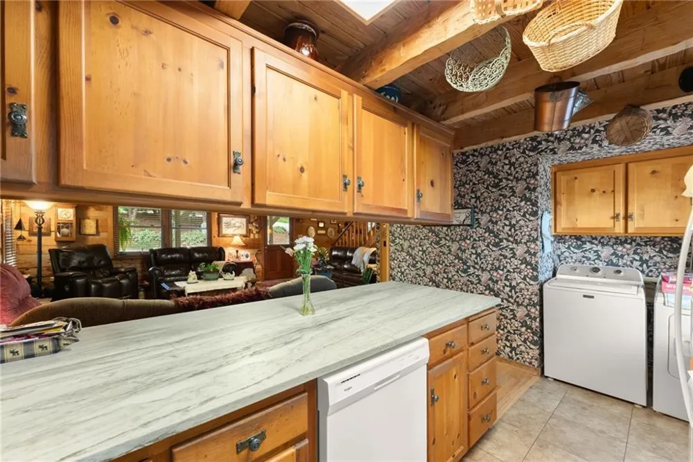 481 Leona Lane Cleveland, GA 30528
