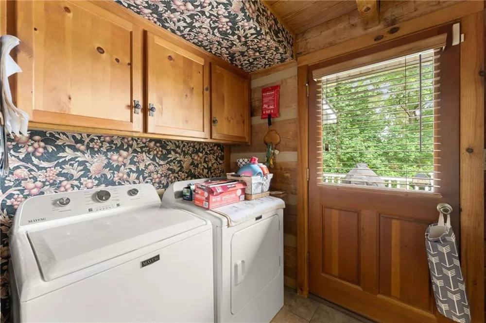 481 Leona Lane Cleveland, GA 30528