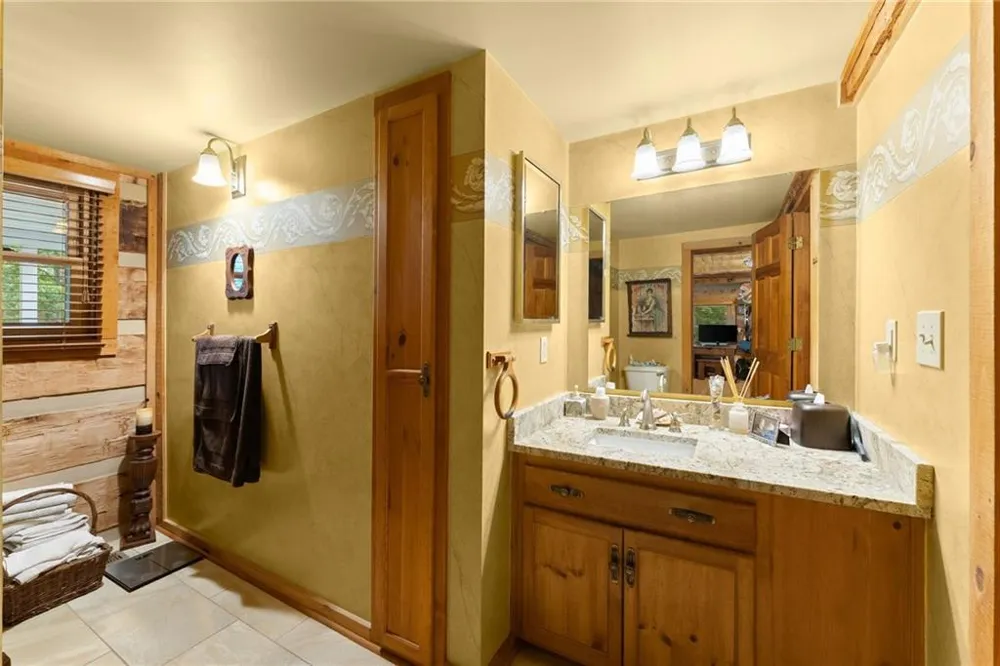 481 Leona Lane Cleveland, GA 30528