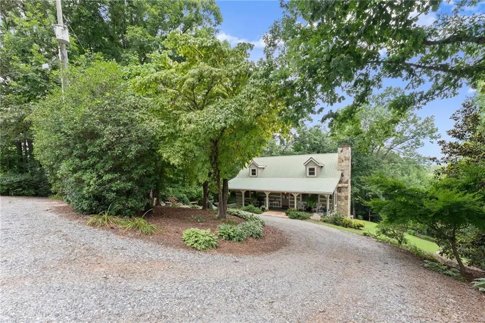 481 Leona Lane Cleveland, GA 30528
