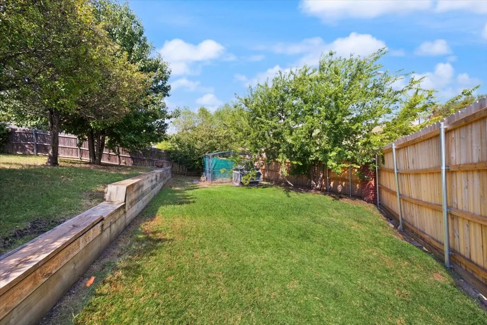 10200 Fieldcrest Drive Benbrook, TX 76126