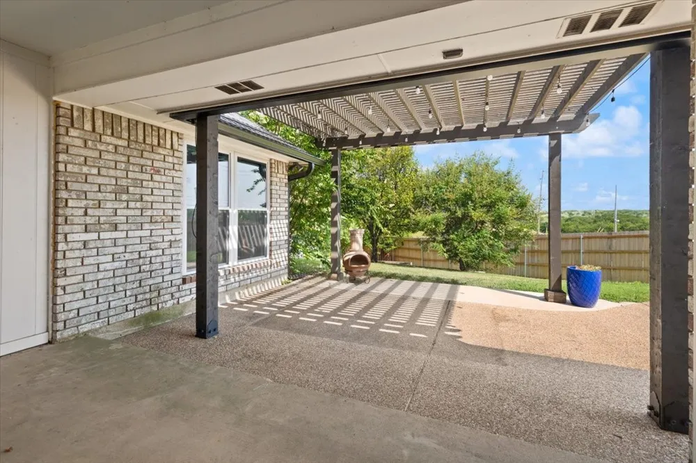10200 Fieldcrest Drive Benbrook, TX 76126