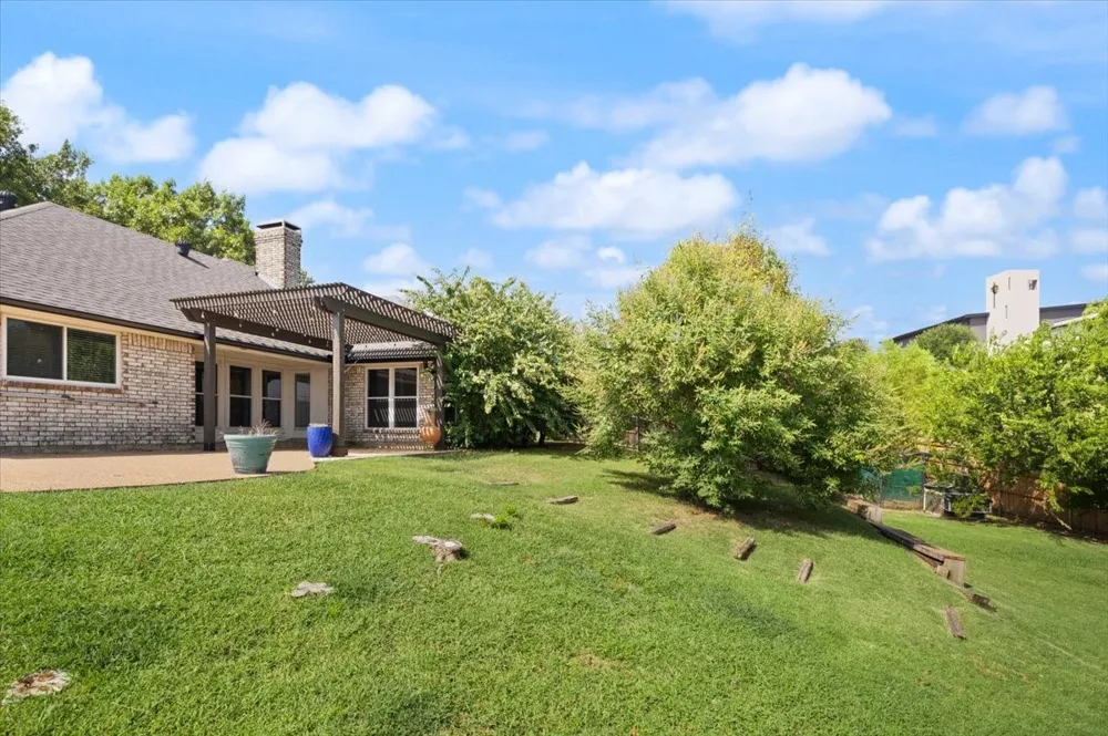 10200 Fieldcrest Drive Benbrook, TX 76126