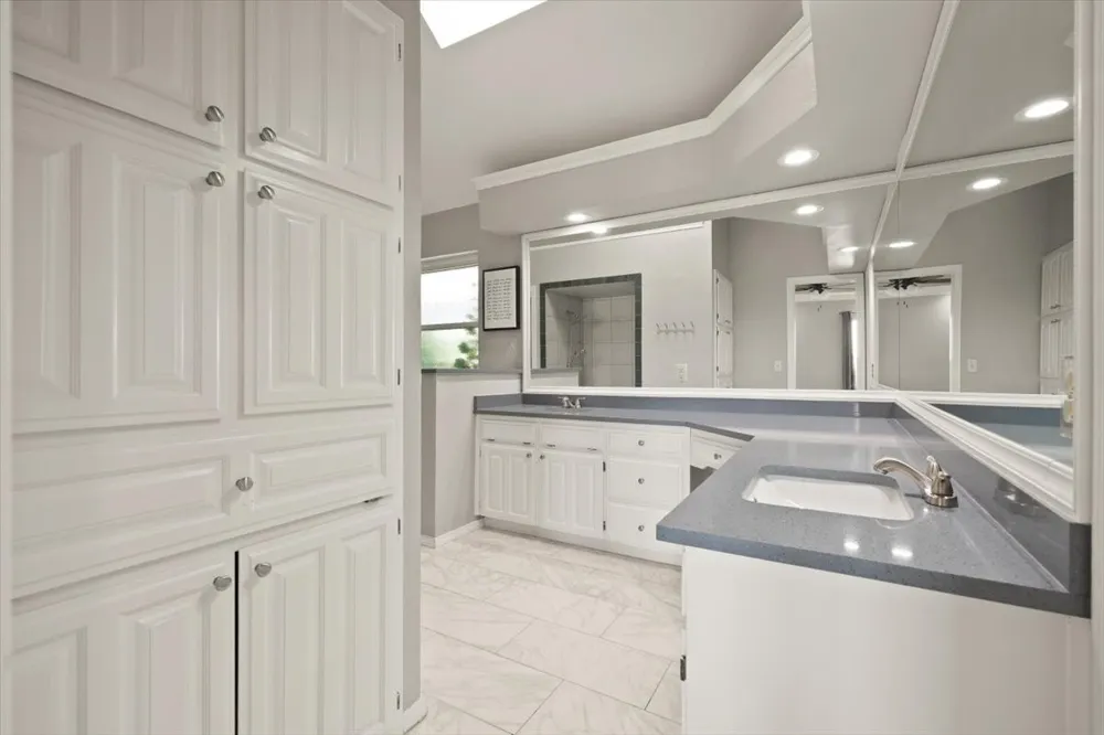 10200 Fieldcrest Drive Benbrook, TX 76126