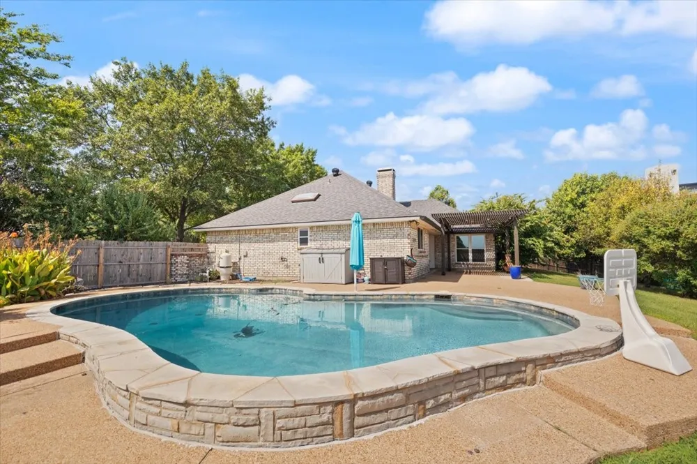 10200 Fieldcrest Drive Benbrook, TX 76126