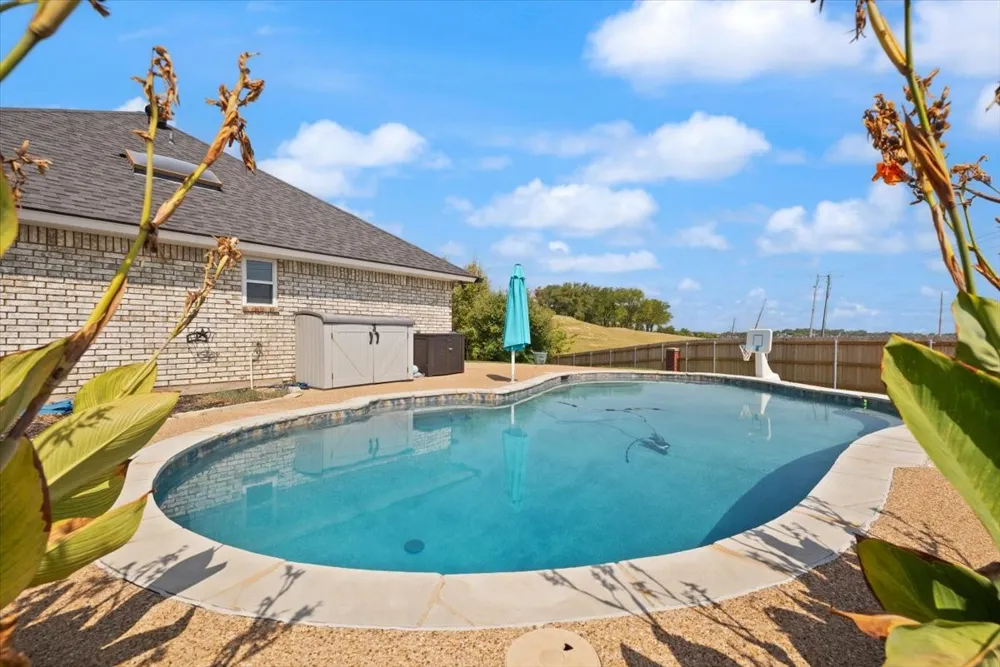 10200 Fieldcrest Drive Benbrook, TX 76126