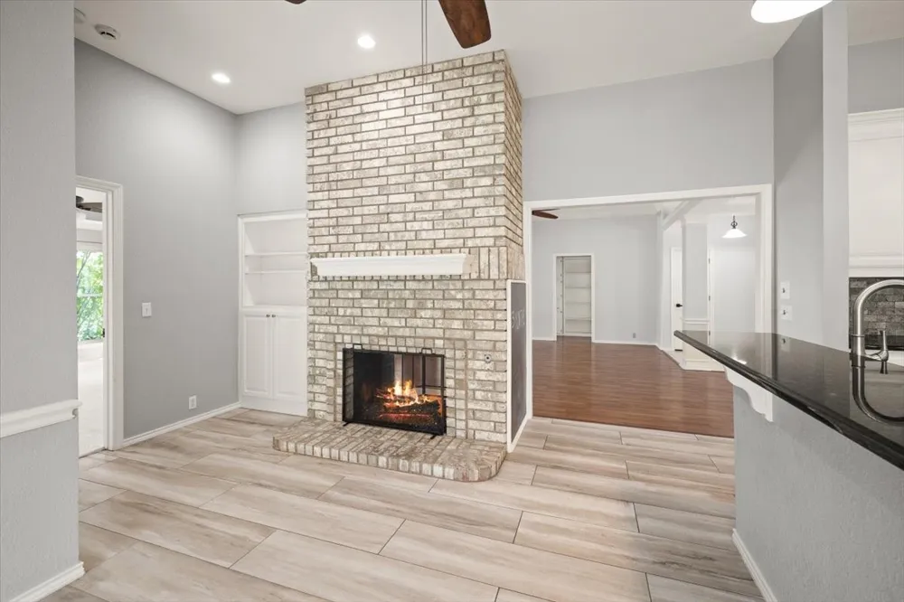 10200 Fieldcrest Drive Benbrook, TX 76126