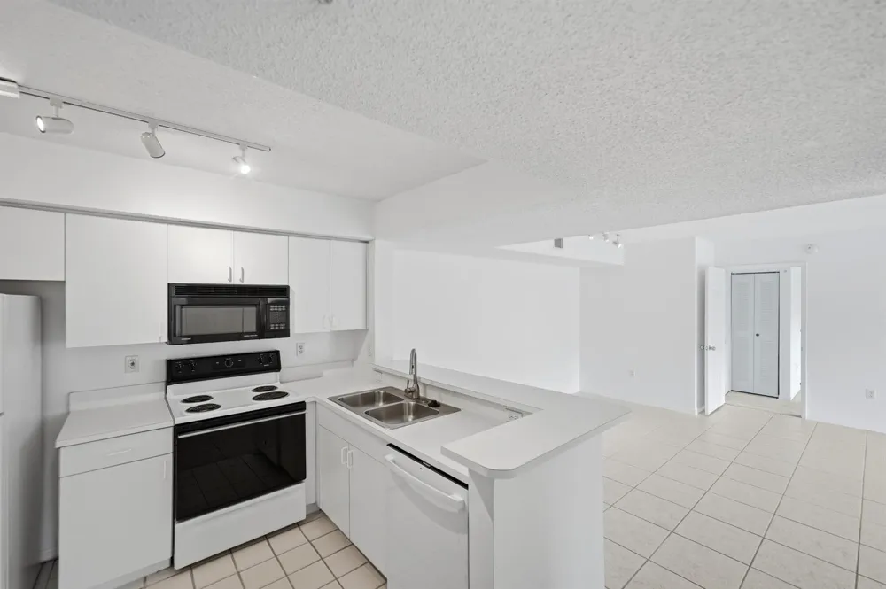 1640 42ND CIRCLE #209 Vero Beach, FL 32967
