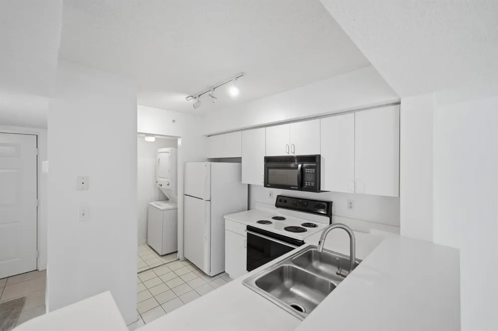 1640 42ND CIRCLE #209 Vero Beach, FL 32967